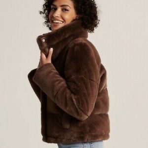[ABERCROMBIE & FITCH] Faux Fur Mini Puffer